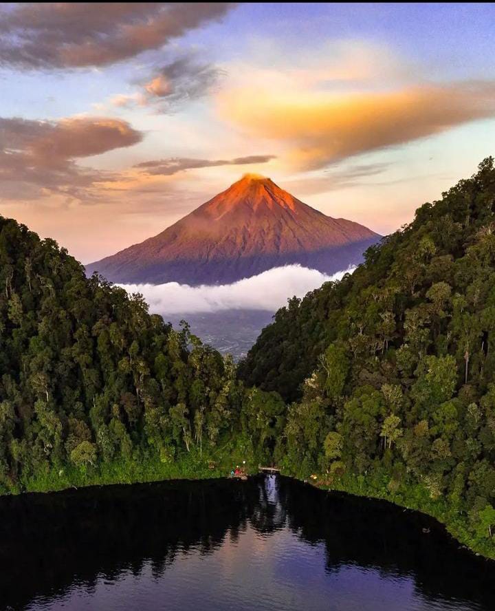 Gunung Kerinci, Pesona Puncak Paling tinggi di Pulau Sumatera dan Jalan Pendakian via Kersik Tuo