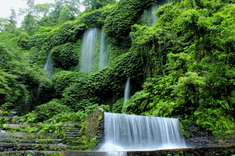 Air Terjun Benang Kelambu: Posisi, Sarana, Panduan Berkunjung