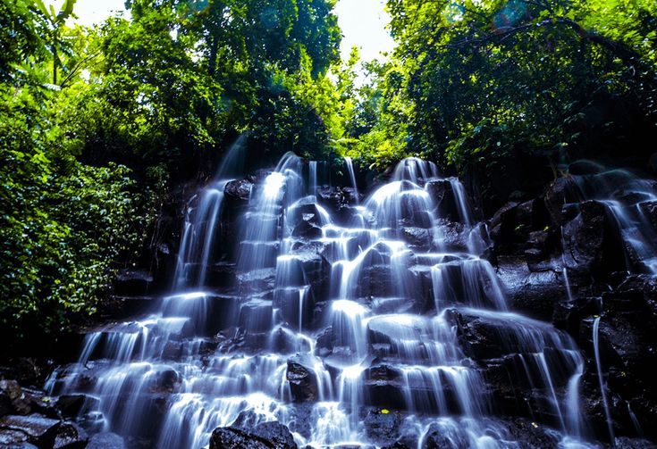 Keindahan Air Terjun Kanto Lampo Desa Beng, Bali