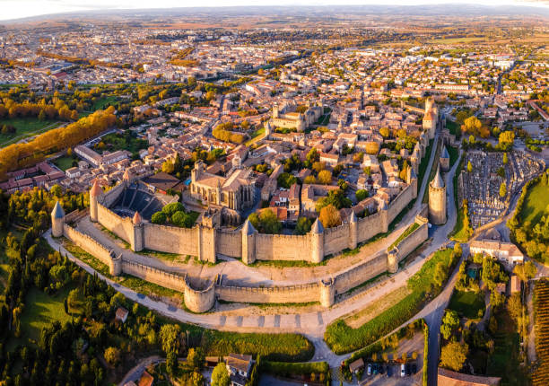 Carcassonne, kota memiliki di tepi sungai yang menarik hati para turis dunia dengan keindahannya!