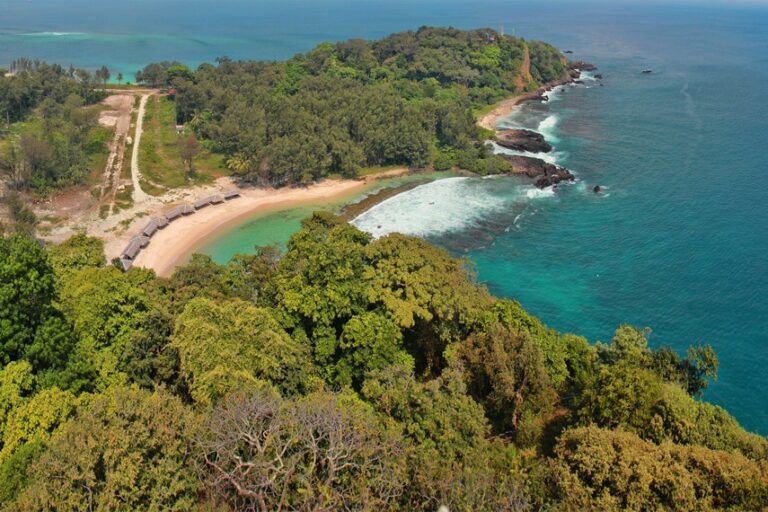 Destinasi Keindahan Laut Banten Bernama Pulau Sangiang